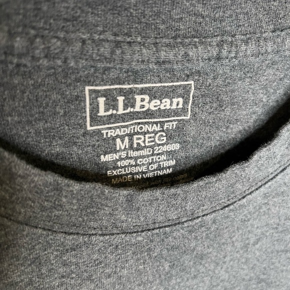 D18.06 L.L. Bean Men's Carefree Unshrinkable Tee, Traditional Fit, Long-Sleeve - Picture 4 of 4